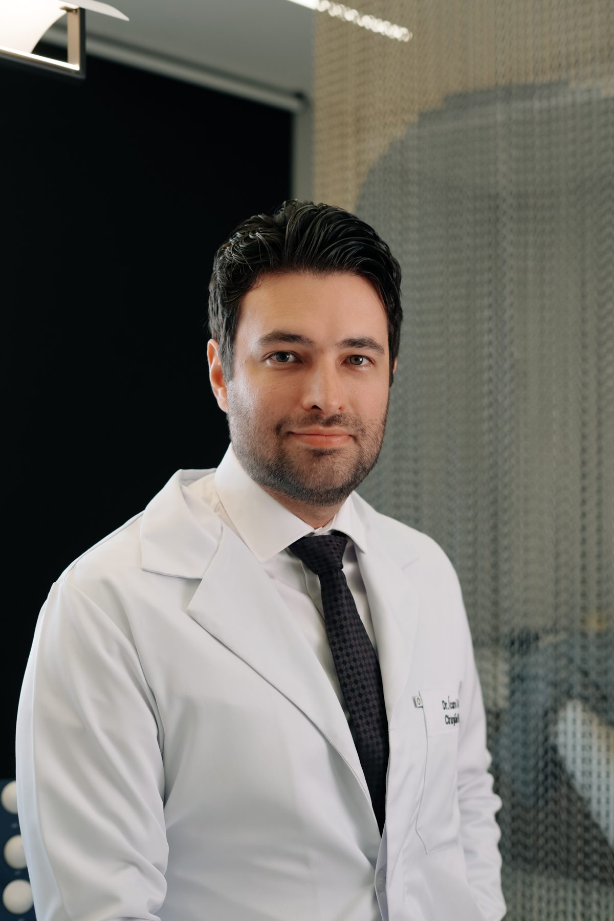 Dr. Ícaro Costa, cirurgião plástico